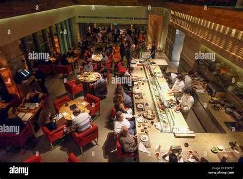 Int Rieur De Zuma Restaurant Japonais Au Difc Duba Mirats Arabes Unis Photo Stock Alamy