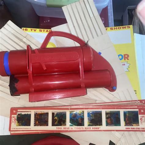 Vintage 1965 Kenners Red Give A Show Projector And 16 Slides And Inside