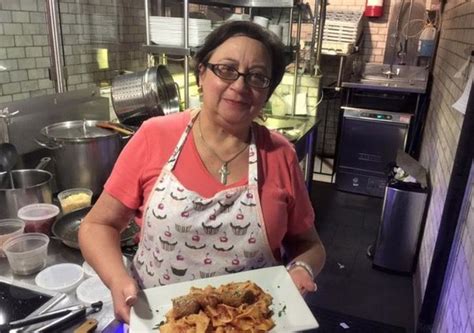 Divina cocina, recetas sencillas para alegrarte la vida. Despidieron A Los Chefs Y Contrataron Abuelas. Ahora ...