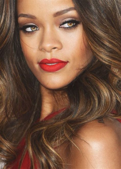 Rihanna Red Lip Maquillaje Para El Cabello Belleza Del Cabello