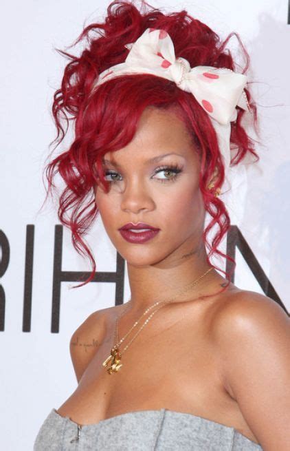 Rihanna Long Curly Red Hair 1  422×655 Rihanna Red Hair Rihanna Hairstyles Pretty