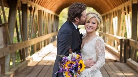 Kelly Clarkson Marries Brandon Blackstock Abc News