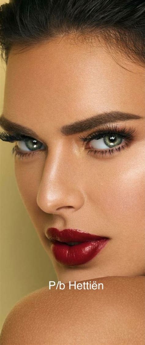 pin by hettiën on alluring lips in 2020 perfect red lips gorgeous makeup beautiful lips