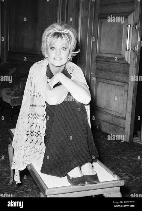 Goldie Hawn American Actress Poses For Pictures During Press