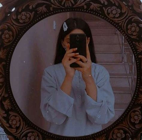 Instagram Beautiful Girls Mobile Hidden Face Mirror Selfies Shoutoutly