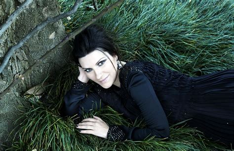 Laura pausini (faenza, 16 maggio 1974) è una cantautrice italiana. Musica - Laura Pausini si ferma. Solo stress o ...