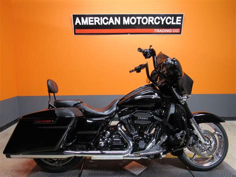 Share our color charts with your friends! 2015 Harley-Davidson CVO Street Glide | American ...