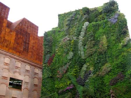 Maybe you would like to learn more about one of these? El jardín vertical de Madrid - 3viajes