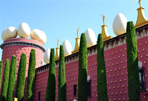 무료 이미지 꽃 벽 여행 녹색 색깔 경계표 예배 장소 계란 스페인 신전 사이프러스 피규어 달리 박물관 Cloobx Hot Girl