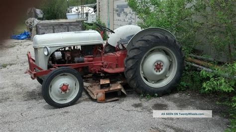 1952 Ford 8 N Tractor