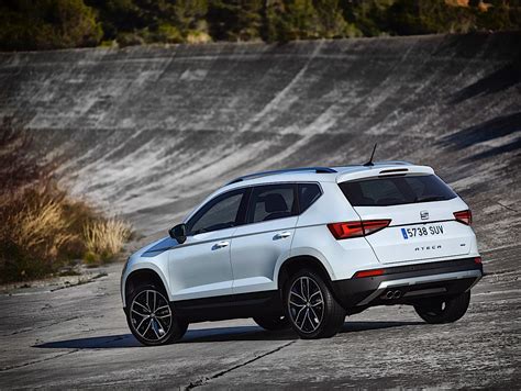 19 'exclusive' alloy wheels provide a confident stance, and the dark tinted rear windows complete the look. SEAT Ateca specs & photos - 2016, 2017, 2018, 2019, 2020 ...