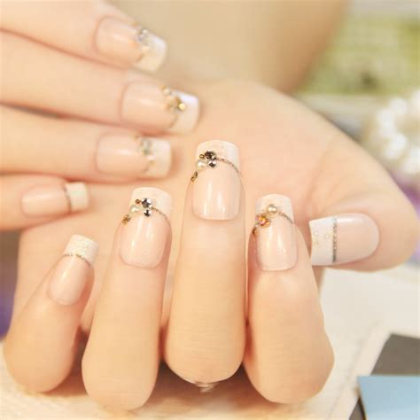 24 Pcs Senior Bride Wedding Fake Nails Normal Length French Manicure