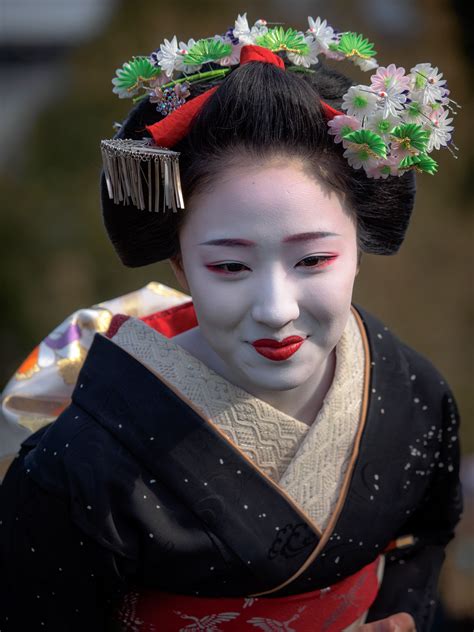 舞妓 maiko まめ藤 mamefuji 祇園甲部 KYOTO JAPAN Japanese beauty Japanese geisha Japan beauty