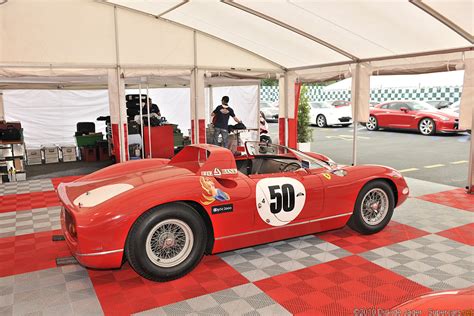 12 cylinders in 60° v, rear mounted, light alloy cylinder block and head. Ferrari 275 P - Photos & Image Gallery