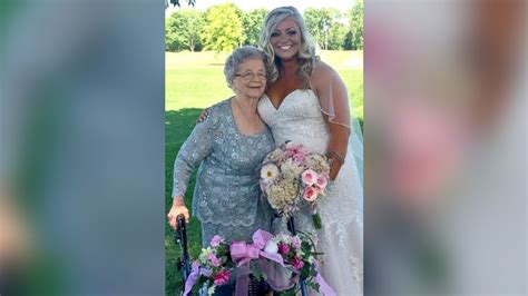 92 year old grandma shines as flower girl in granddaughter s wedding abc news