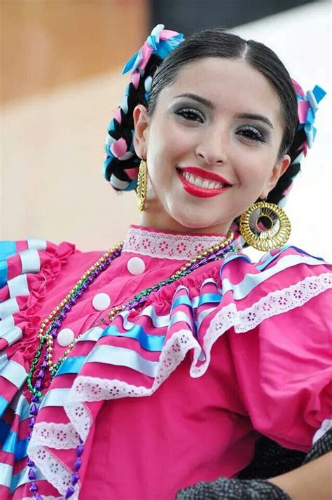 Beautiful Jalisco Dancer Trenzas Con Listones Trajes Regionales De