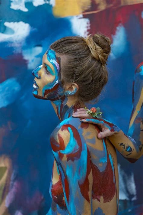 Live Body Painting Event Focusing On The Human Condition Created By Sam Rueter And Bri Wenke