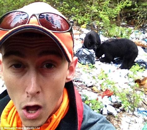 Bear Selfies Spark Safety Fears Across America Daily Mail Online