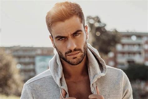 Classe 1990, pierpaolo pretelli nasce a maratea in provincia di potenza. Pierpaolo Petrelli ha debuttato come cantante prima del Gf ...