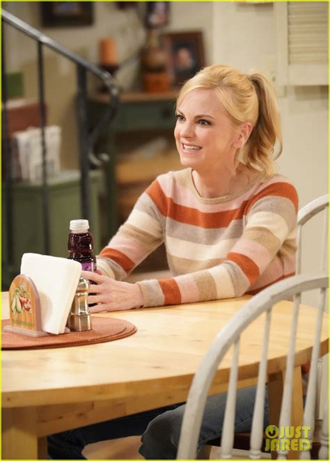 Will Anna Faris Return For Moms Series Finale Heres Why She Left In The First Place Photo