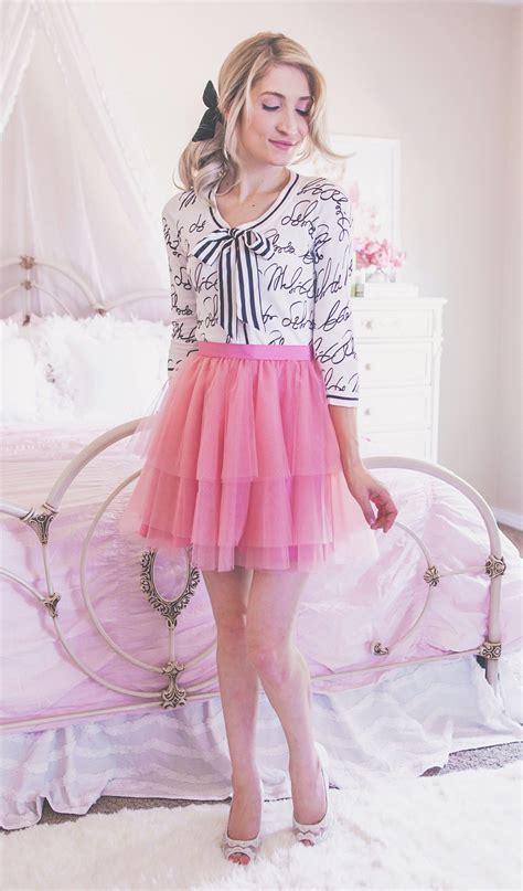 How To Dress Feminine Casual Girly Outfits Girly Girl Outfits Girly