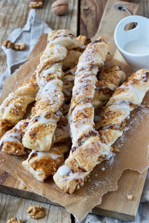 Check spelling or type a new query. Nussstangerl mit Glasur - Nussstangen mit Glasur | Rezept ...