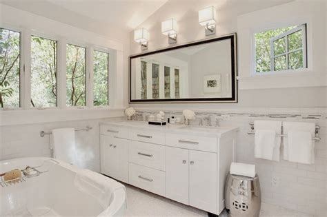 Houzz has millions of beautiful photos from the world's top designers, giving you the best design ideas for your dream remodel or simple room refresh. Houzz White Bathrooms - Decor IdeasDecor Ideas
