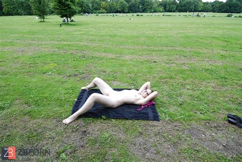 Nackt Im Stadtpark Naked Public Park Zb Porn