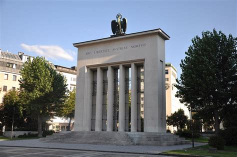Befreiungsdenkmal Liberation Monument Innsbruck