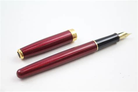 Parker Sonnet Fountain Pen Red Lacquer Casing 18ct Gold Nib Writing Ebay