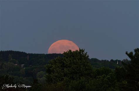 Supermoons only happen three to four times a year, and always appear consecutively. Strawberry Full Moon June 5th Of 2020 - Photos, Food, and Fun