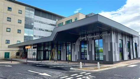 Swindons New Urgent Treatment Centre Opens To Patients Bbc News