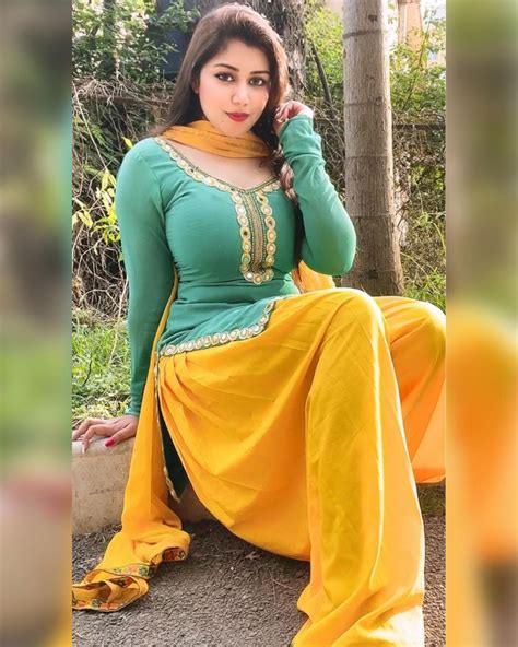 Beautiful Women Pictures Gorgeous Hot Dresses Tight Curvy Celebrities Dress Indian Style