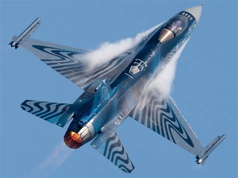 F 16 Fighting Falcon Aereo