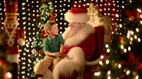 Meet Santa Claus In Disneyland Disneyland Resort