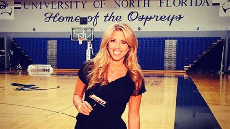 Espn Sports Reporter Sara Walsh Says She Miscarried Live On Air 9honey