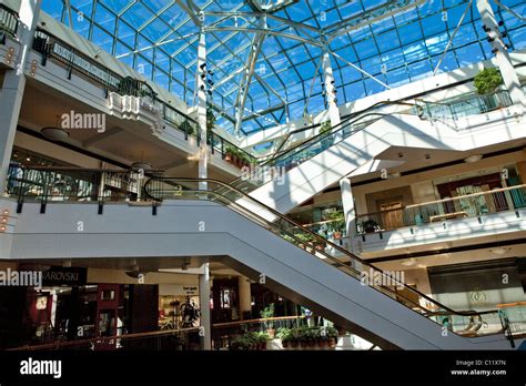 Pioneer Place Shopping Mall Portland Oregon Usa Stock Photo Alamy