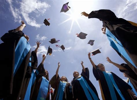 3 Reasons Why Graduating High School Is Important Highschool Cube