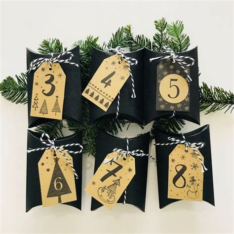 Freut ihr euch auch schon so sehr auf die adventszeit und. Adventskalender Set Pillow Box schwarz | Geschenke ...