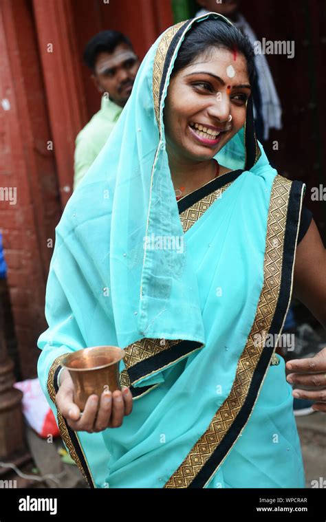 Indian Woman Wearing Saree Hi Res Stock Photography And Images Alamy