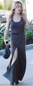 Leann Rimes Vamps It Up In A Formfitting Dress Daily Mail Online