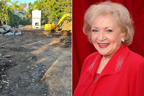 Betty Whites Beloved Brentwood Calif Home Torn Down Ahead Of One
