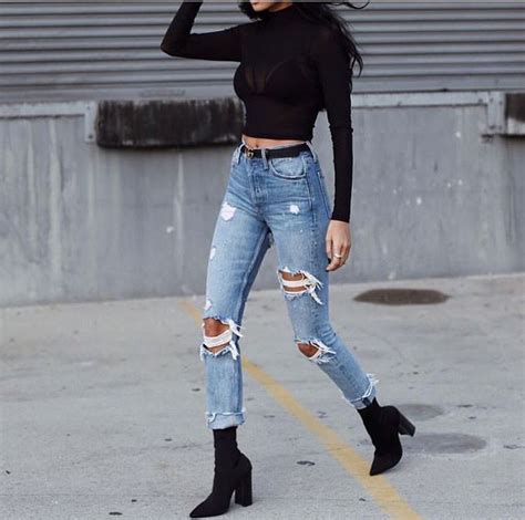 Pin By I N ê S On Screenshots Cute Ripped Jeans Ripped Jeans Outfit