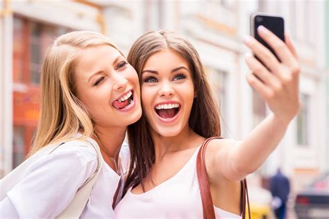Flawless Tips To Taking Your Best Selfie Poses And Tips For Selfies