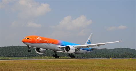 Orangepride Klms Unique Orange Aircraft To Promote The Netherlands