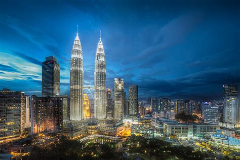 The world's tallest twin towers (height 451.9m), petronas twin towers, located in kuala lumpur city center area (klcc). Petronas Towers - Skyscraper in Kuala Lumpur - Thousand ...
