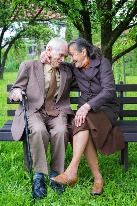Photos Of Cute Old Couples That Will Give You The Ultimate Relationship Goals Old Married