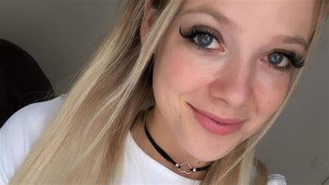 Anne Wünsche zeigt sich nackt auf OnlyFans