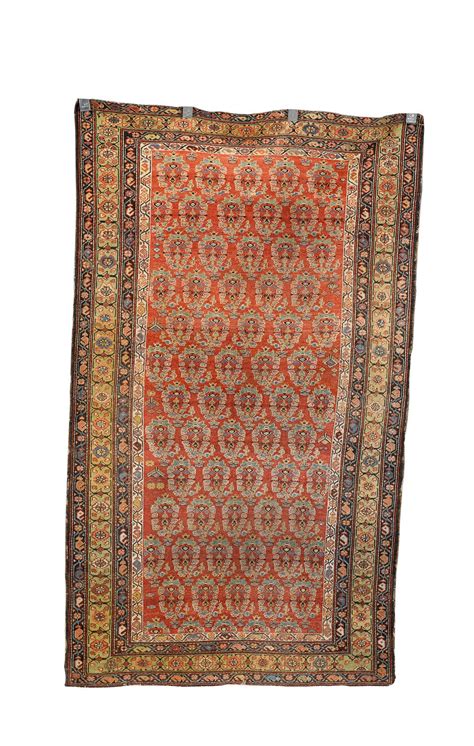 bonhams a feraghan rug west persia 6 ft 3 in x 3 ft 8 in 192 x 113 cm