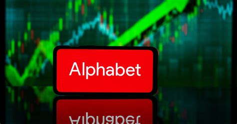 Key Updates From Alphabets Q3 Earnings Call For Marketers